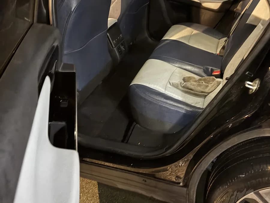 Back seat, finished
